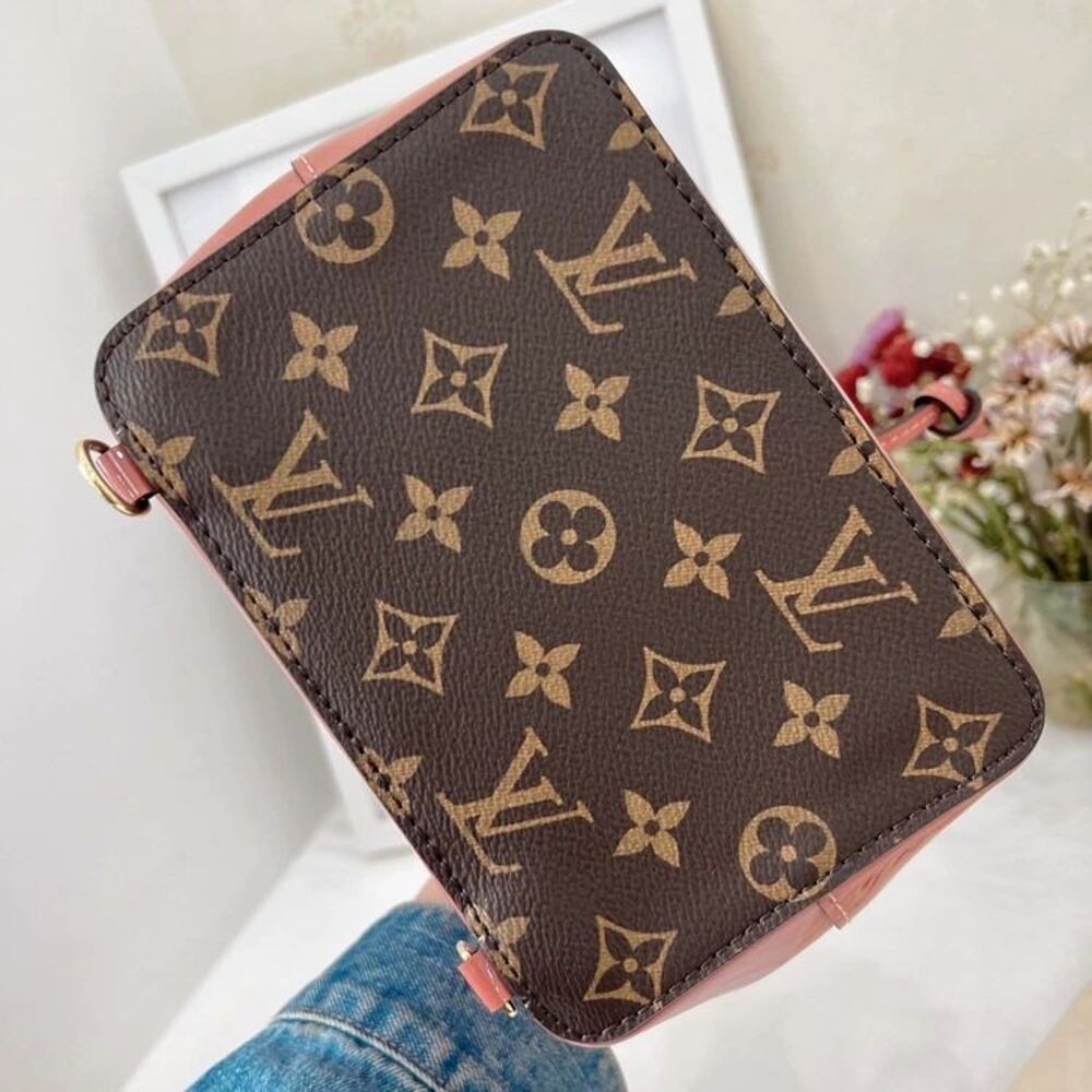 Louis Vuitton Women Pre-Loved Bag Very Good Condition - Picture 9 of 9